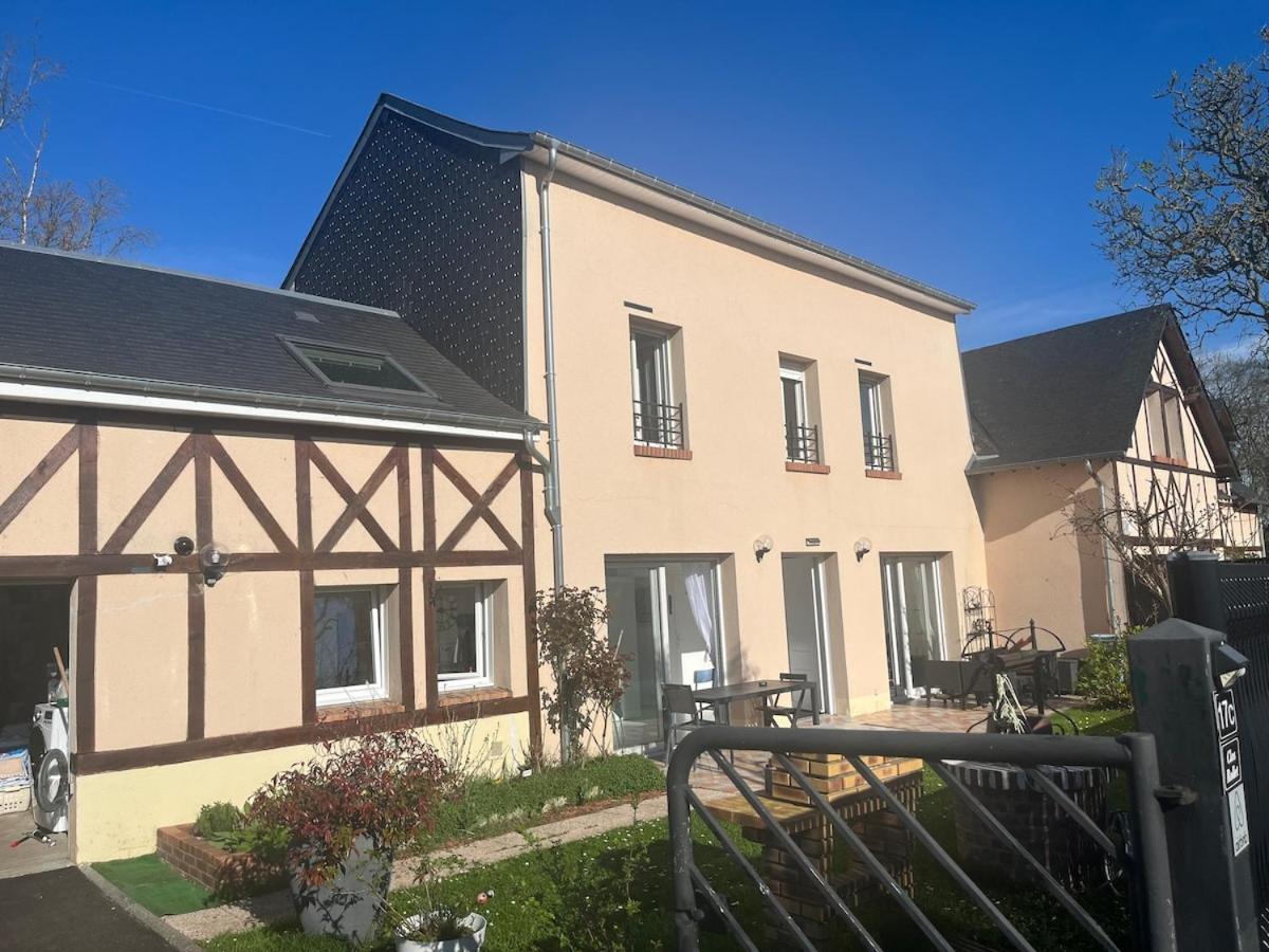 Gite 8 Personnes -4 Chambres-Parking Prive-Jardin-Rouen Est-Belbeuf ภายนอก รูปภาพ